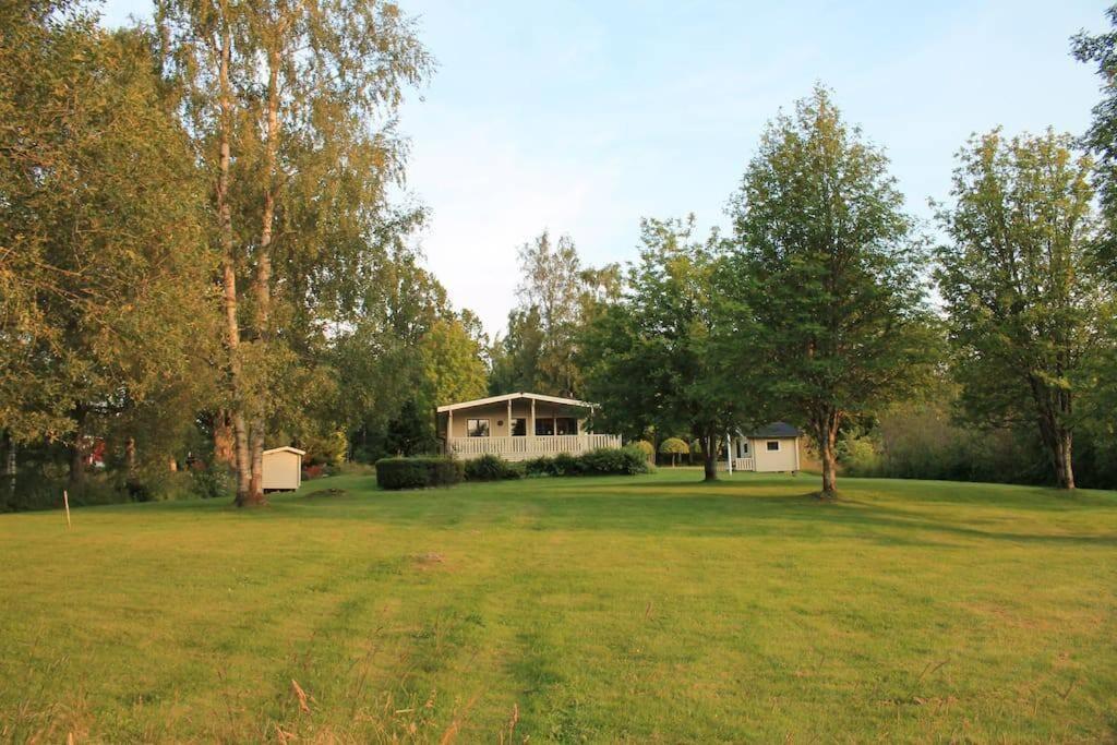 Ferienhaus Smultronsstaelle Hjo, Vaettern ภายนอก รูปภาพ