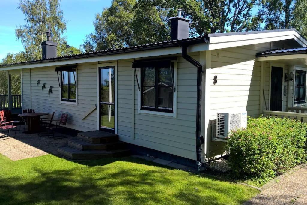 Ferienhaus Smultronsstaelle Hjo, Vaettern ภายนอก รูปภาพ